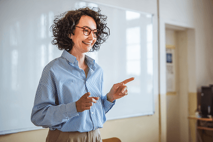 Profesora del Centro de Idiomas en clase